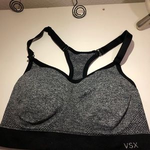 Victoria Secrets sports-bra